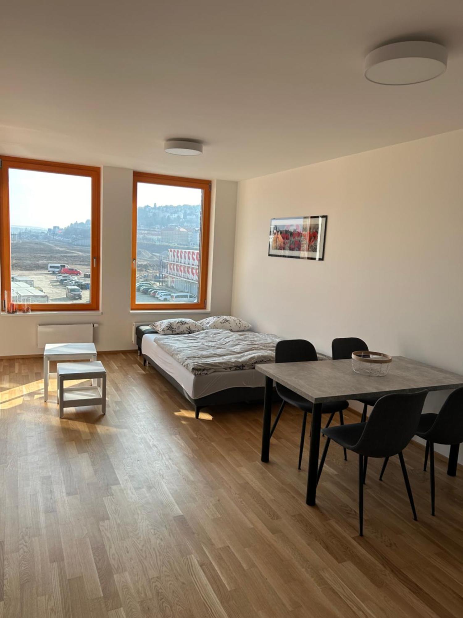 Prague Smichov Andel Apartment מראה חיצוני תמונה